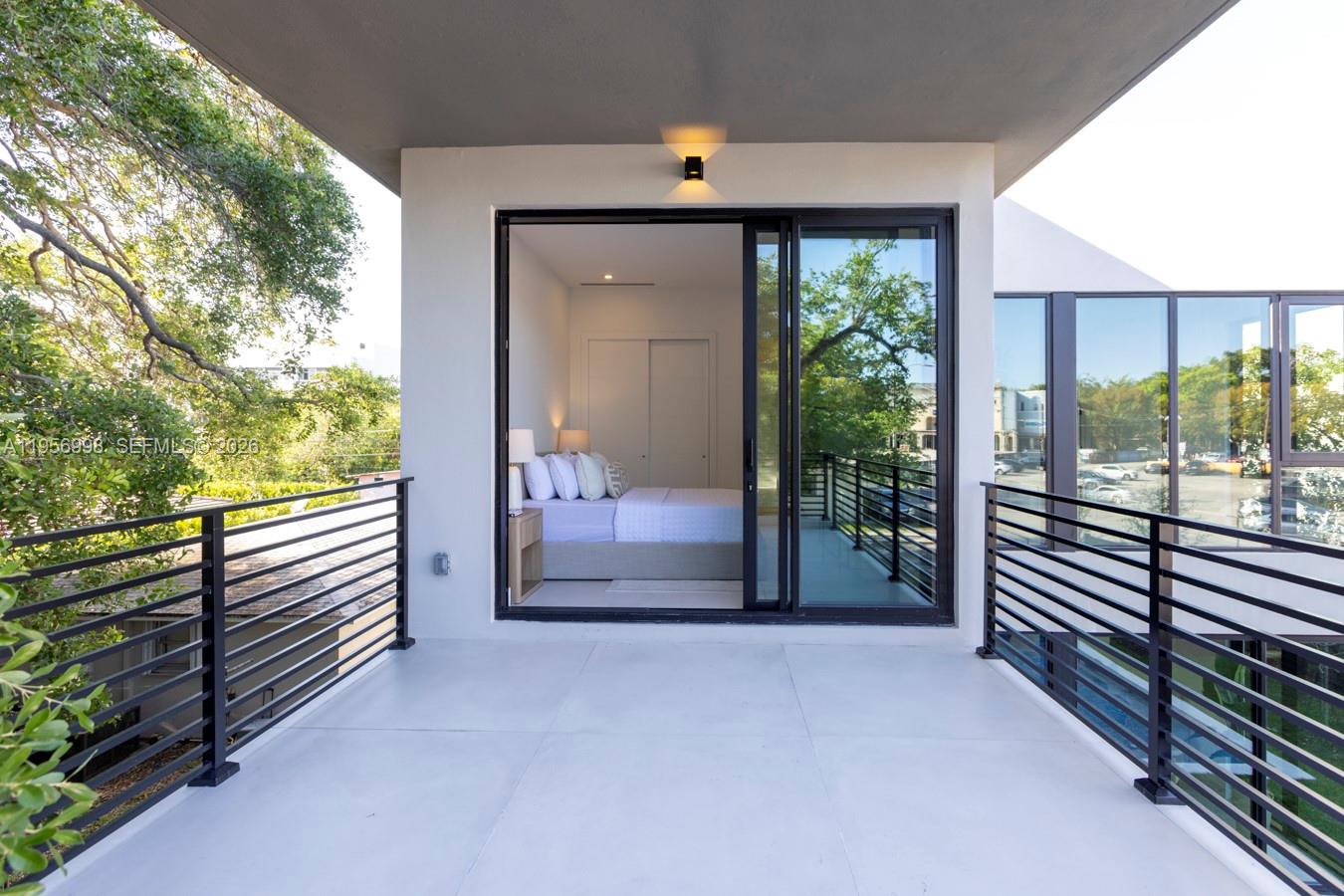 3200 Thomas Ave Miami, FL 33133