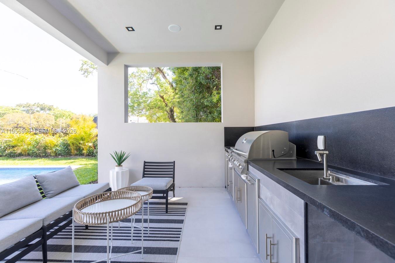 3200 Thomas Ave Miami, FL 33133