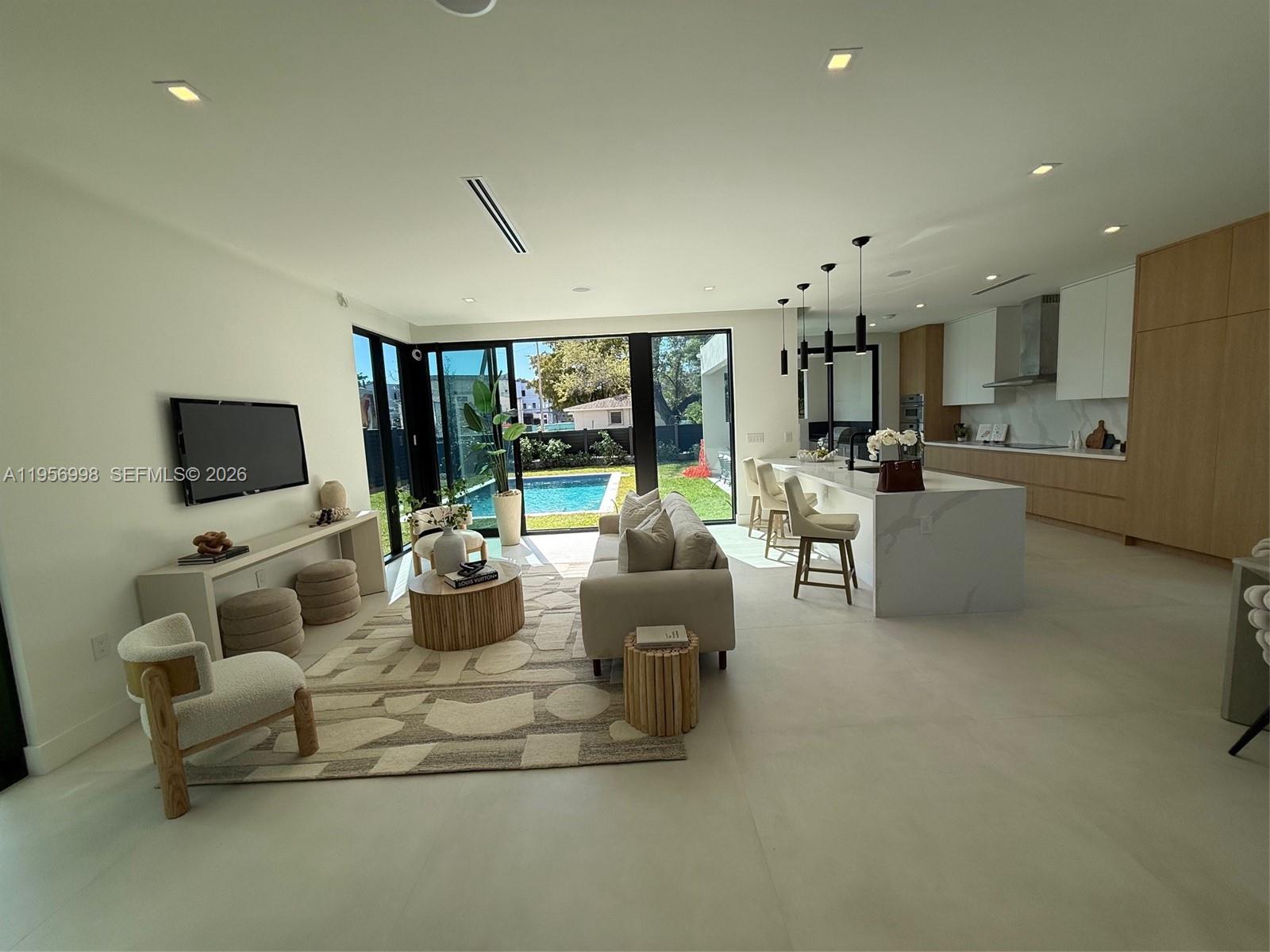 3200 Thomas Ave Miami, FL 33133