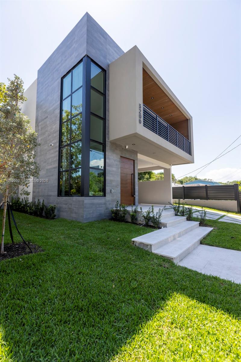 3200 Thomas Ave Miami, FL 33133