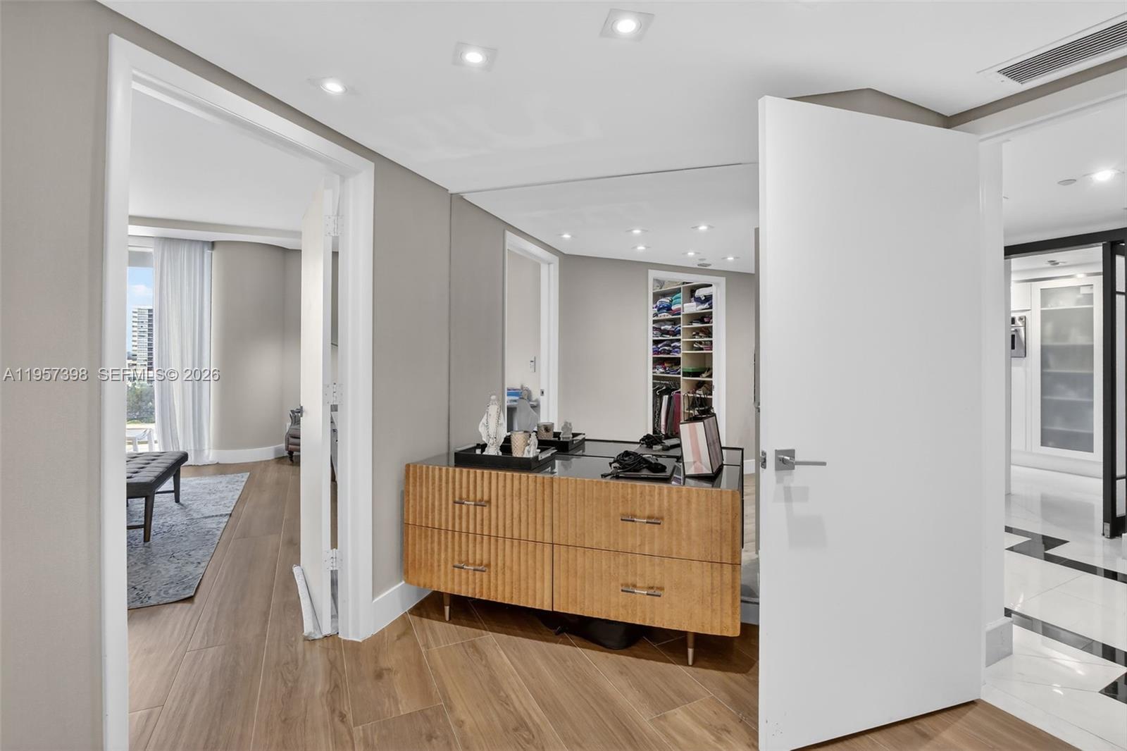 7000 Island Blvd #1109 Aventura, FL 33160