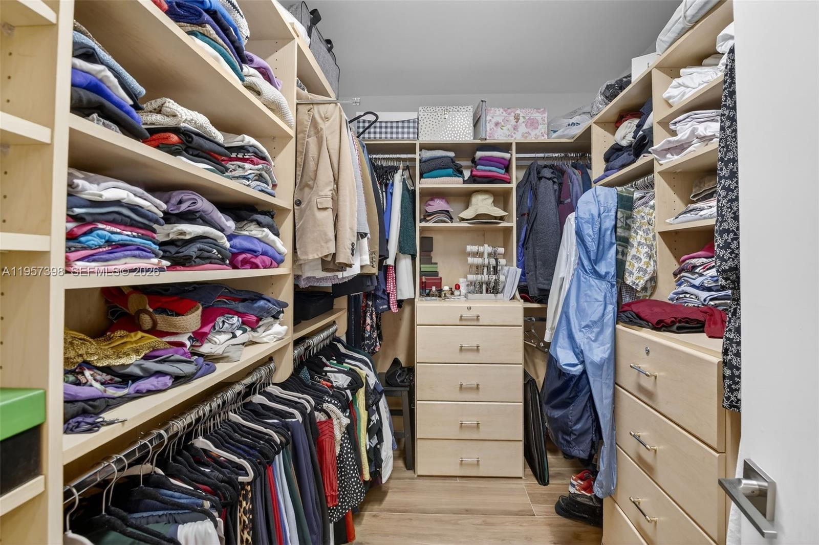 7000 Island Blvd #1109 Aventura, FL 33160