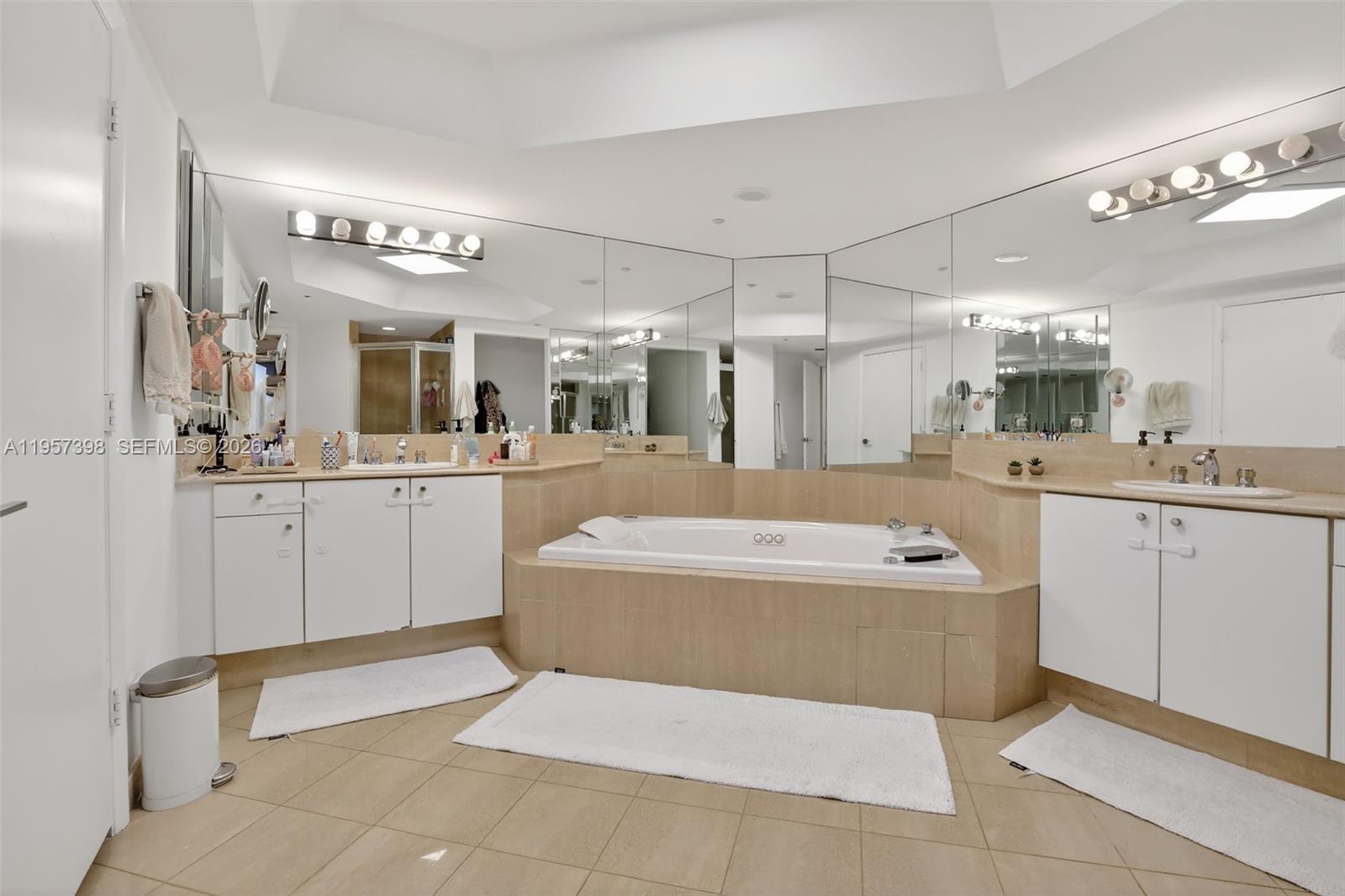 7000 Island Blvd #1109 Aventura, FL 33160