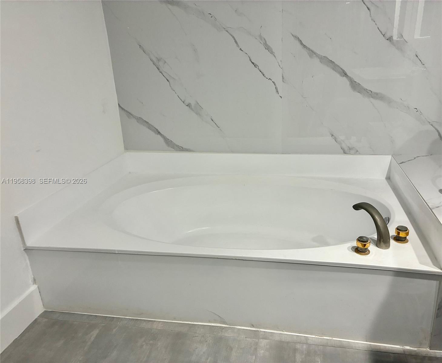 7050 NW 44th St #708 Lauderhill, FL 33319