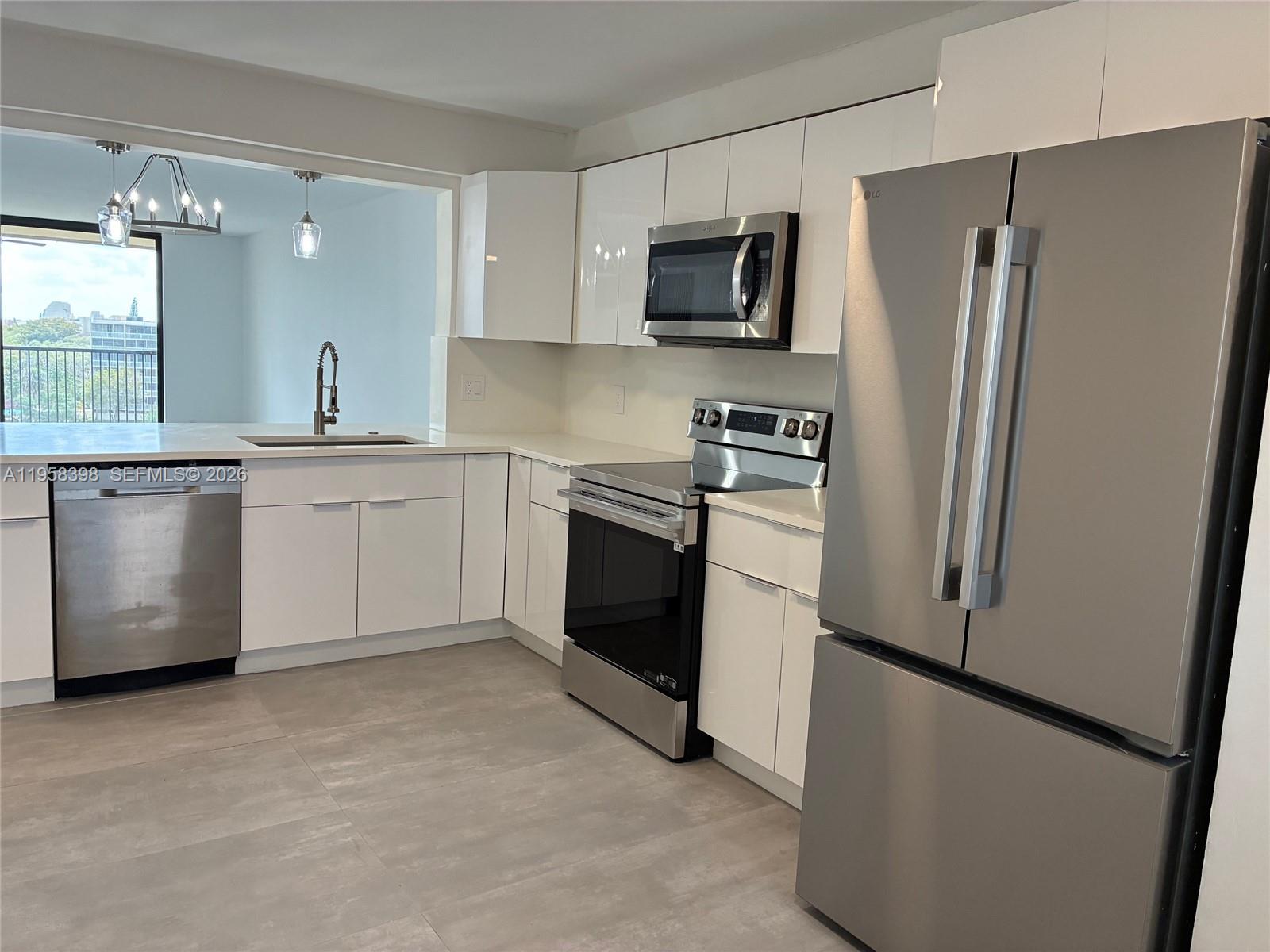 7050 NW 44th St #708 Lauderhill, FL 33319