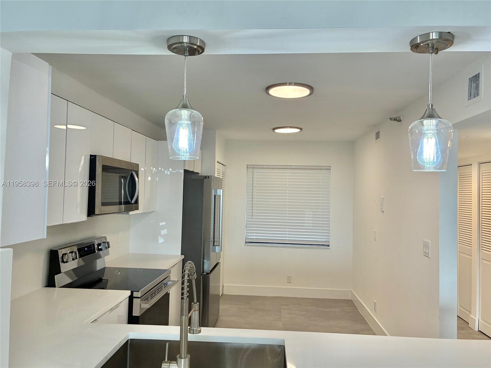 7050 NW 44th St #708 Lauderhill, FL 33319