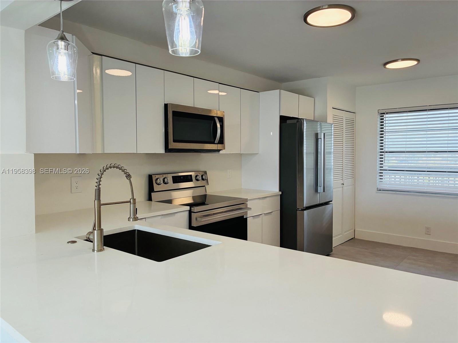 7050 NW 44th St #708 Lauderhill, FL 33319