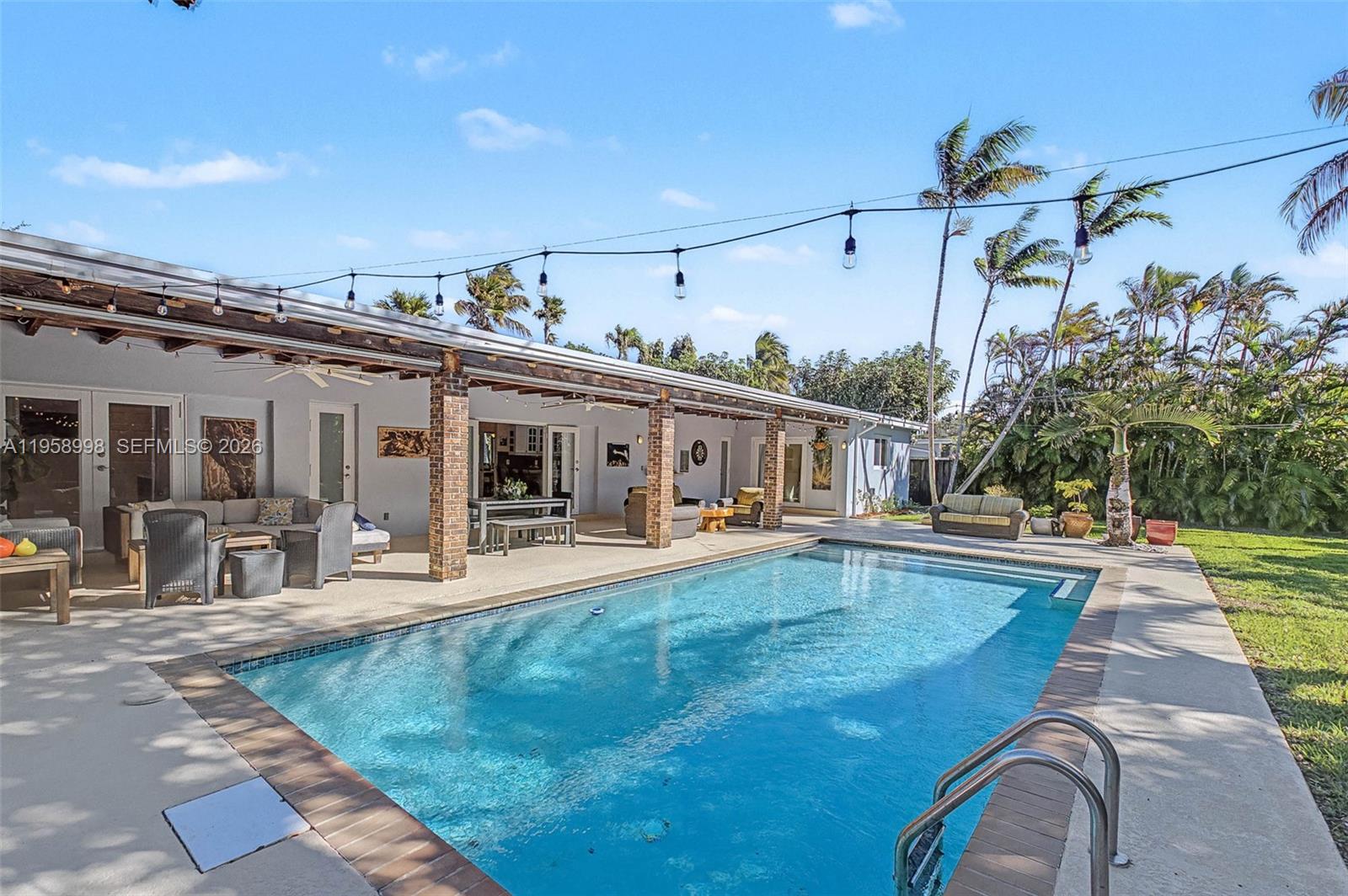 7950 SW 161st St Palmetto Bay, FL 33157