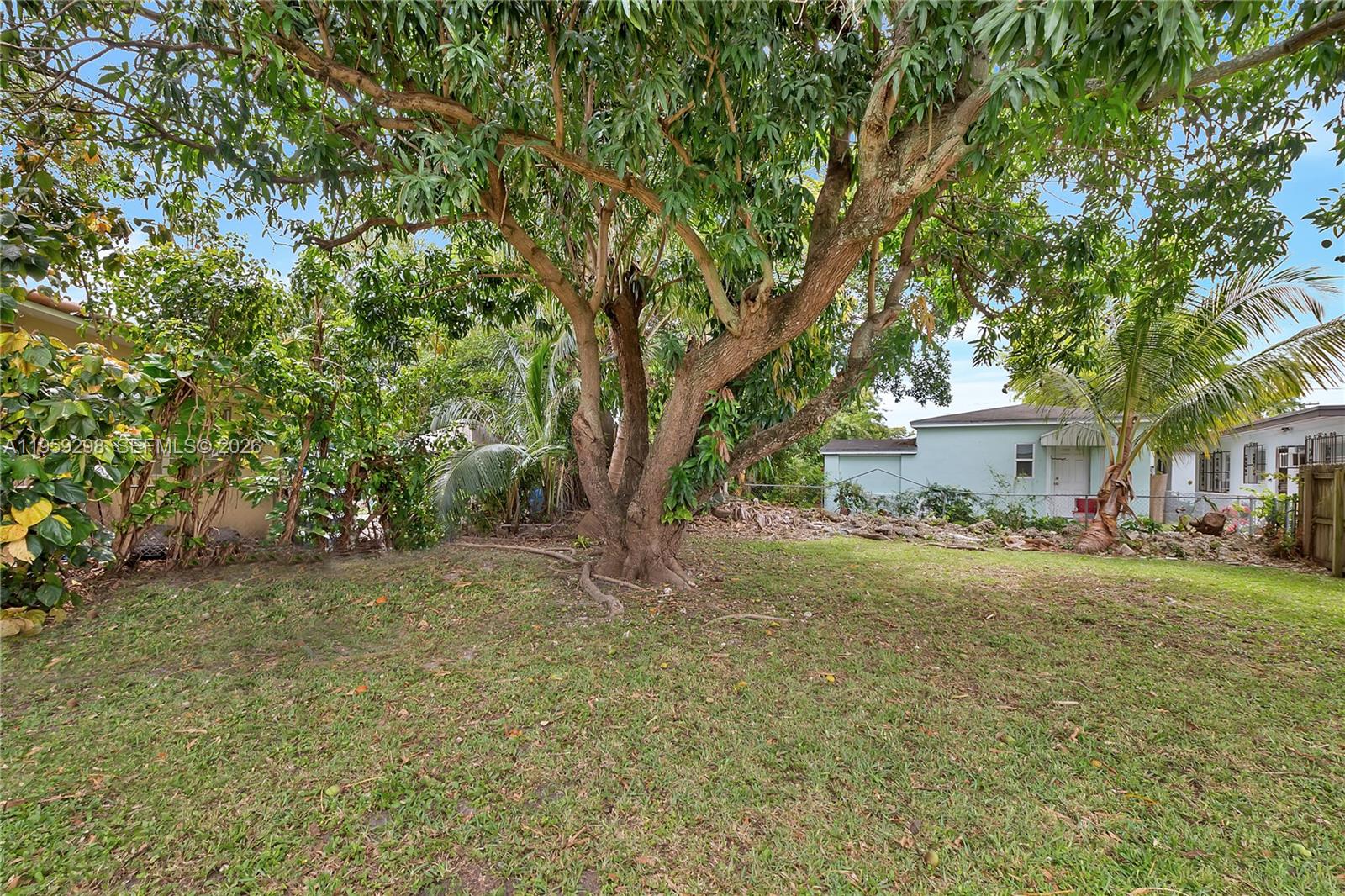3050 SW 23rd Ter Miami, FL 33145