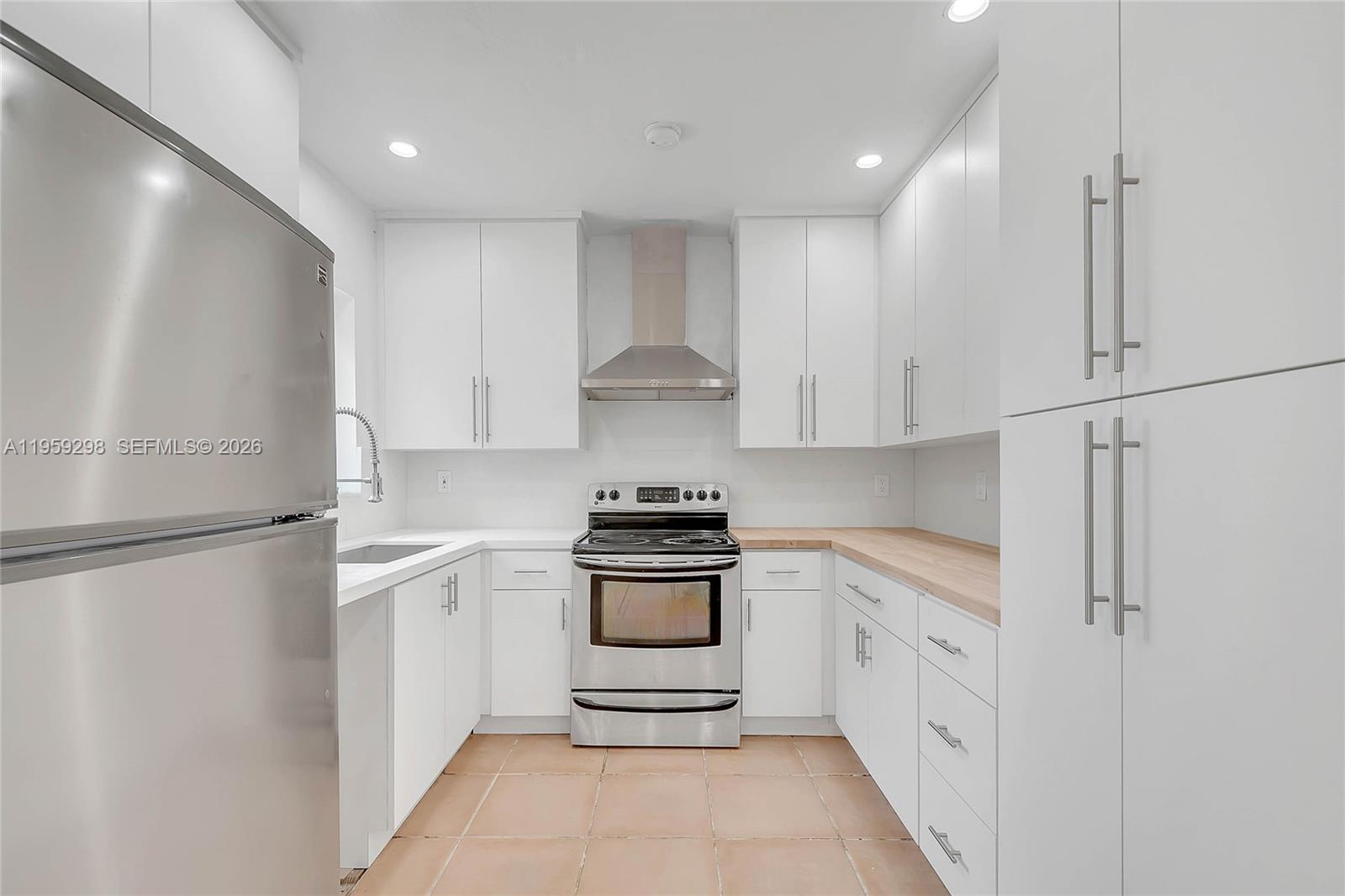 3050 SW 23rd Ter Miami, FL 33145