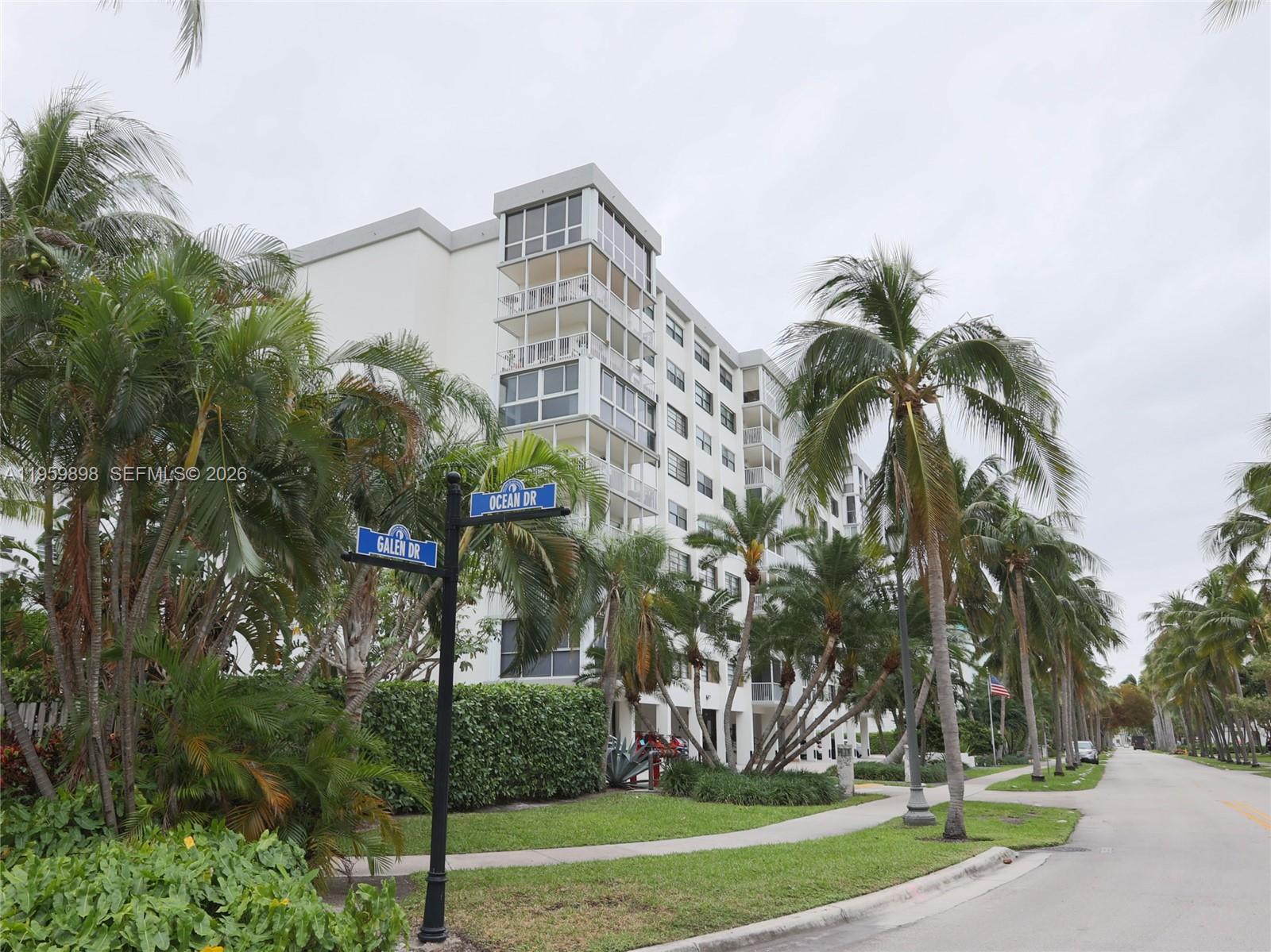 550 Ocean Dr #8B Key Biscayne, FL 33149