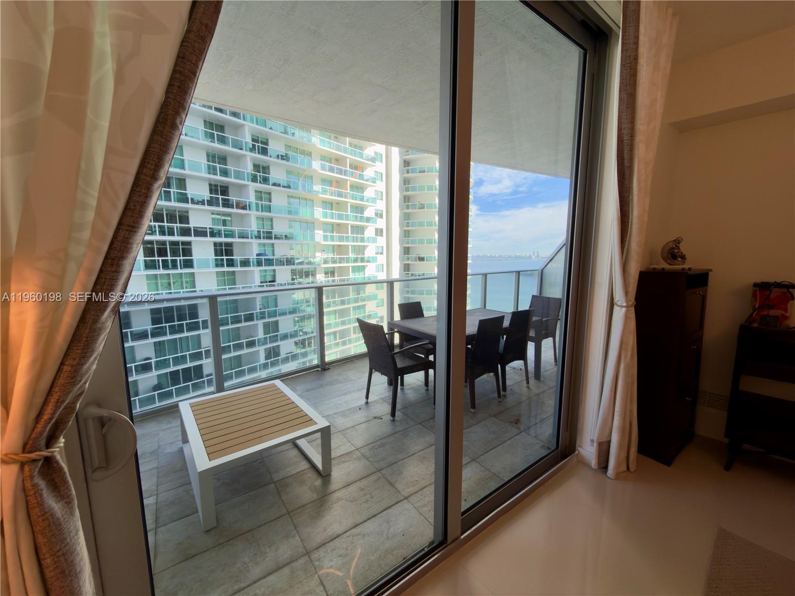 image Aria on the Bay22