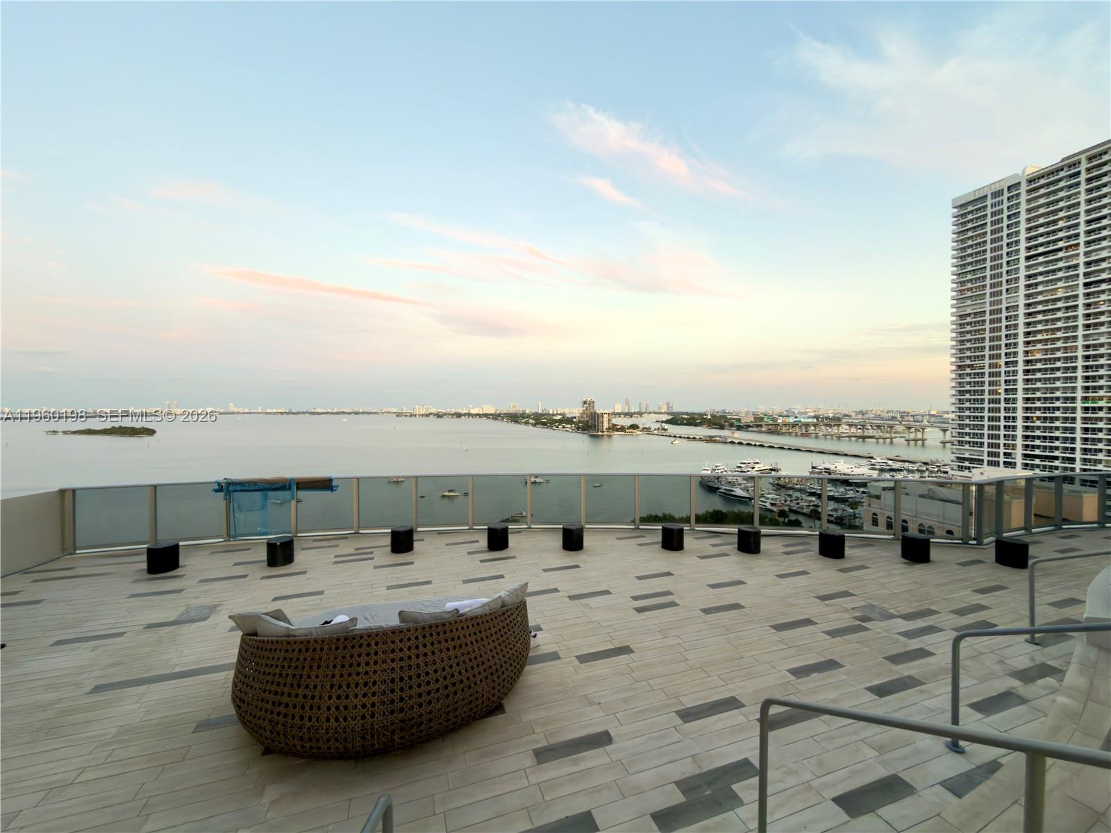 image Aria on the Bay46