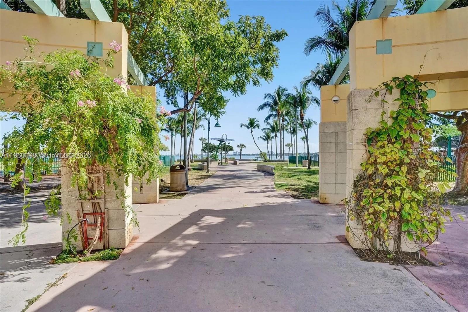 image Aria on the Bay6