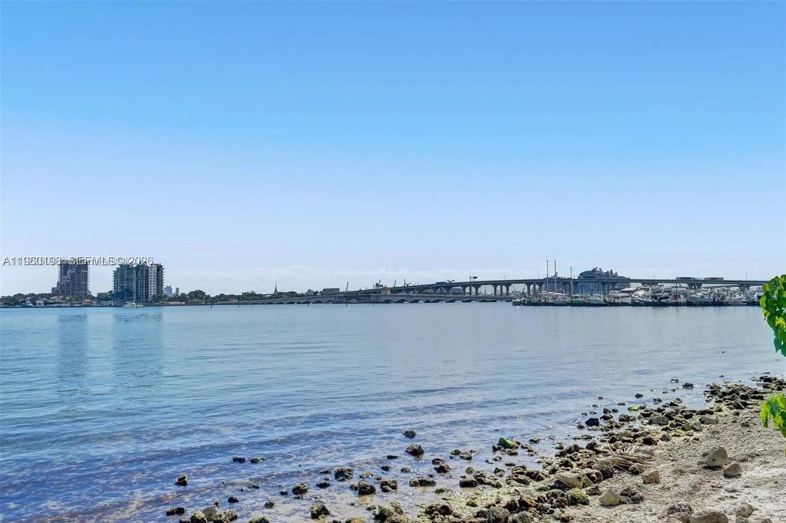 image Aria on the Bay7