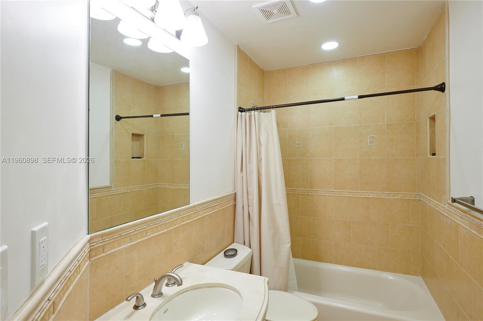 20030 NW 83rd Ct Hialeah, FL 33015