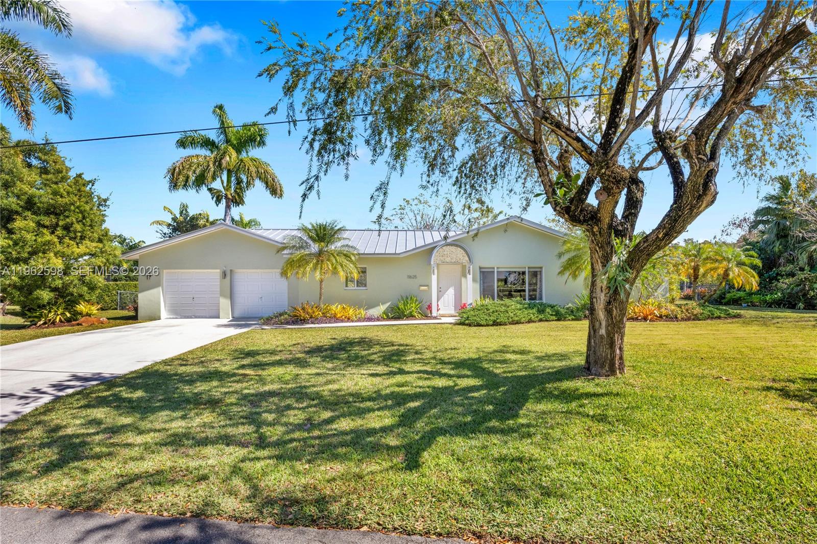 11625 SW 70th Ave Pinecrest, FL 33156