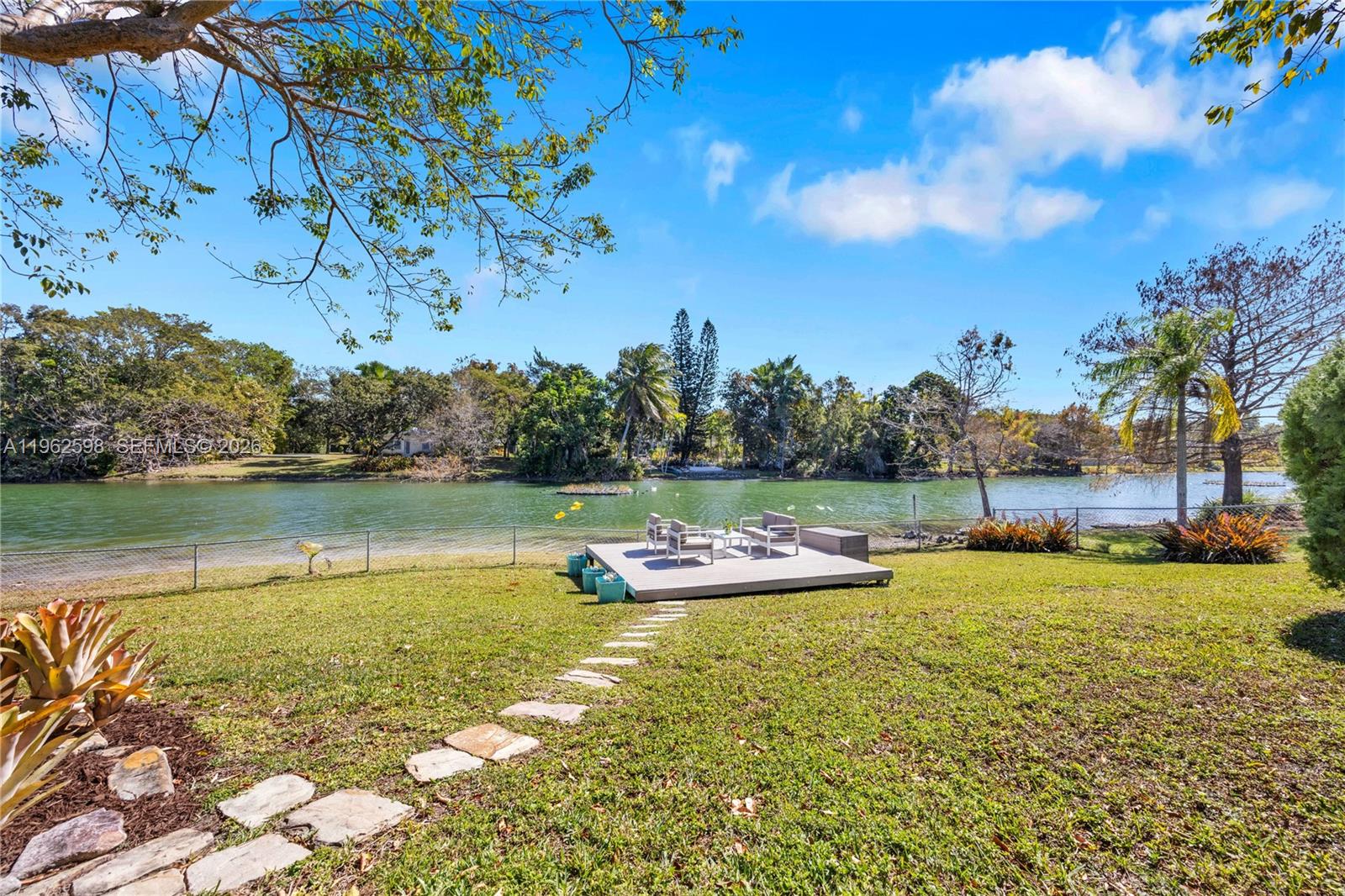 11625 SW 70th Ave Pinecrest, FL 33156