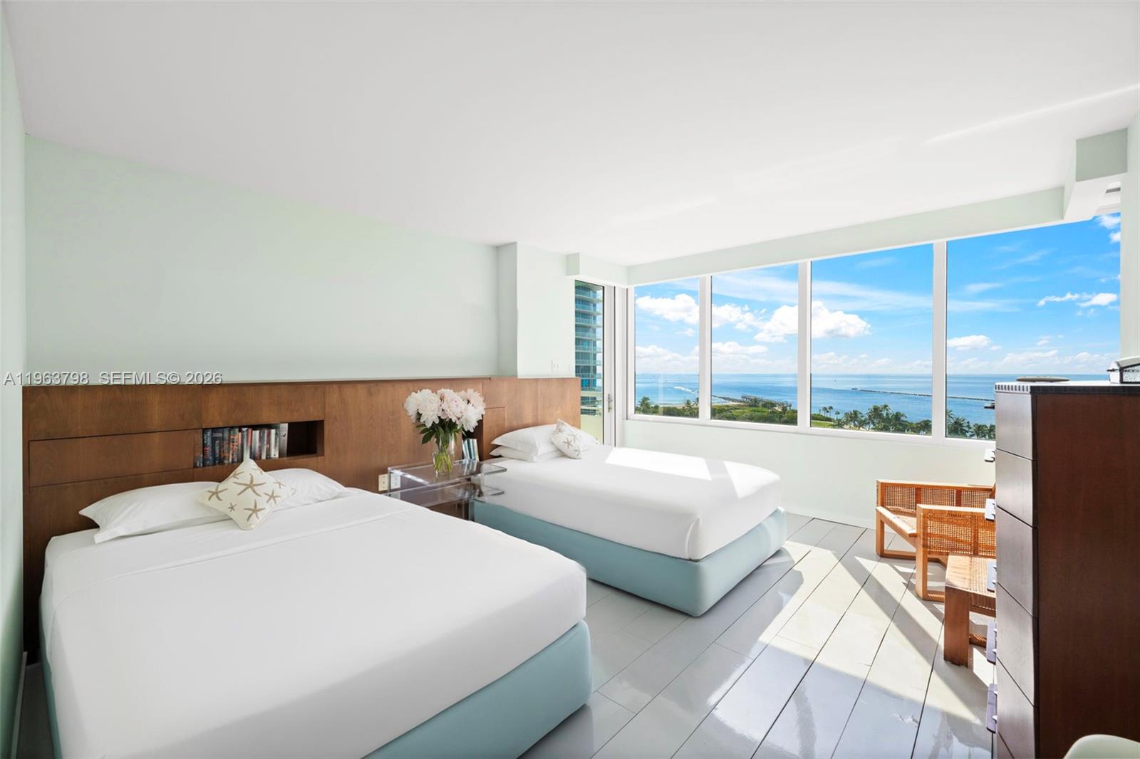 image South Pointe Towers7