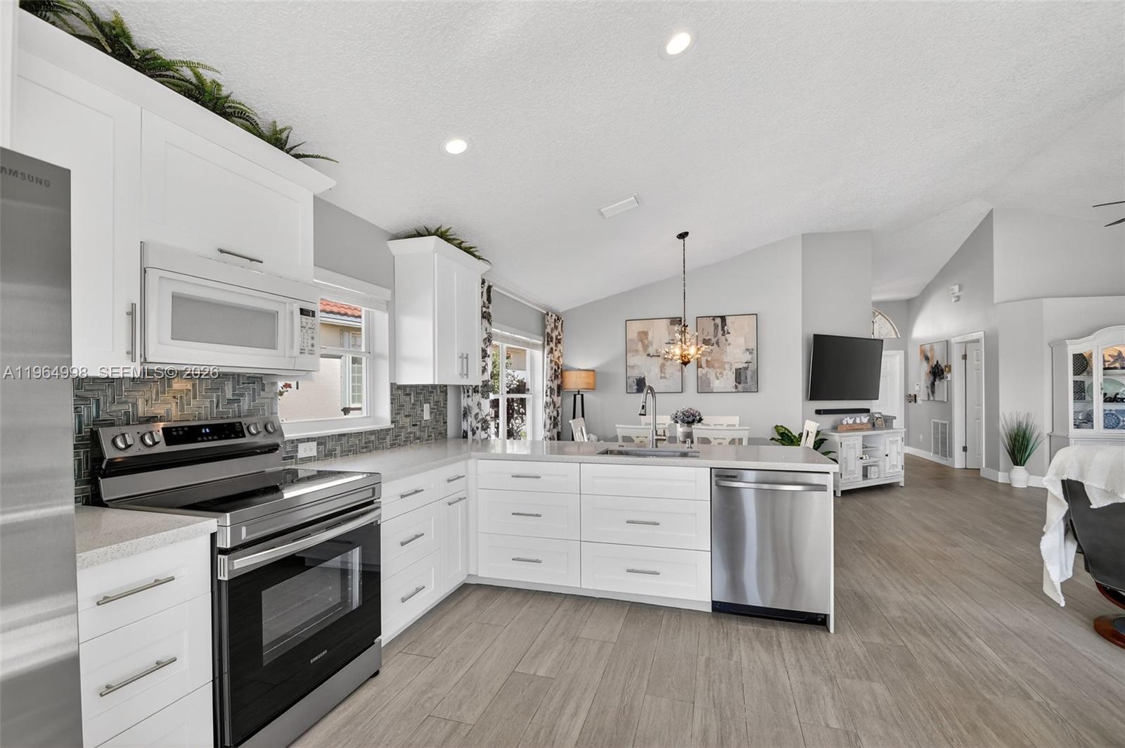 7599 Santee Ter Lake Worth, FL 33467