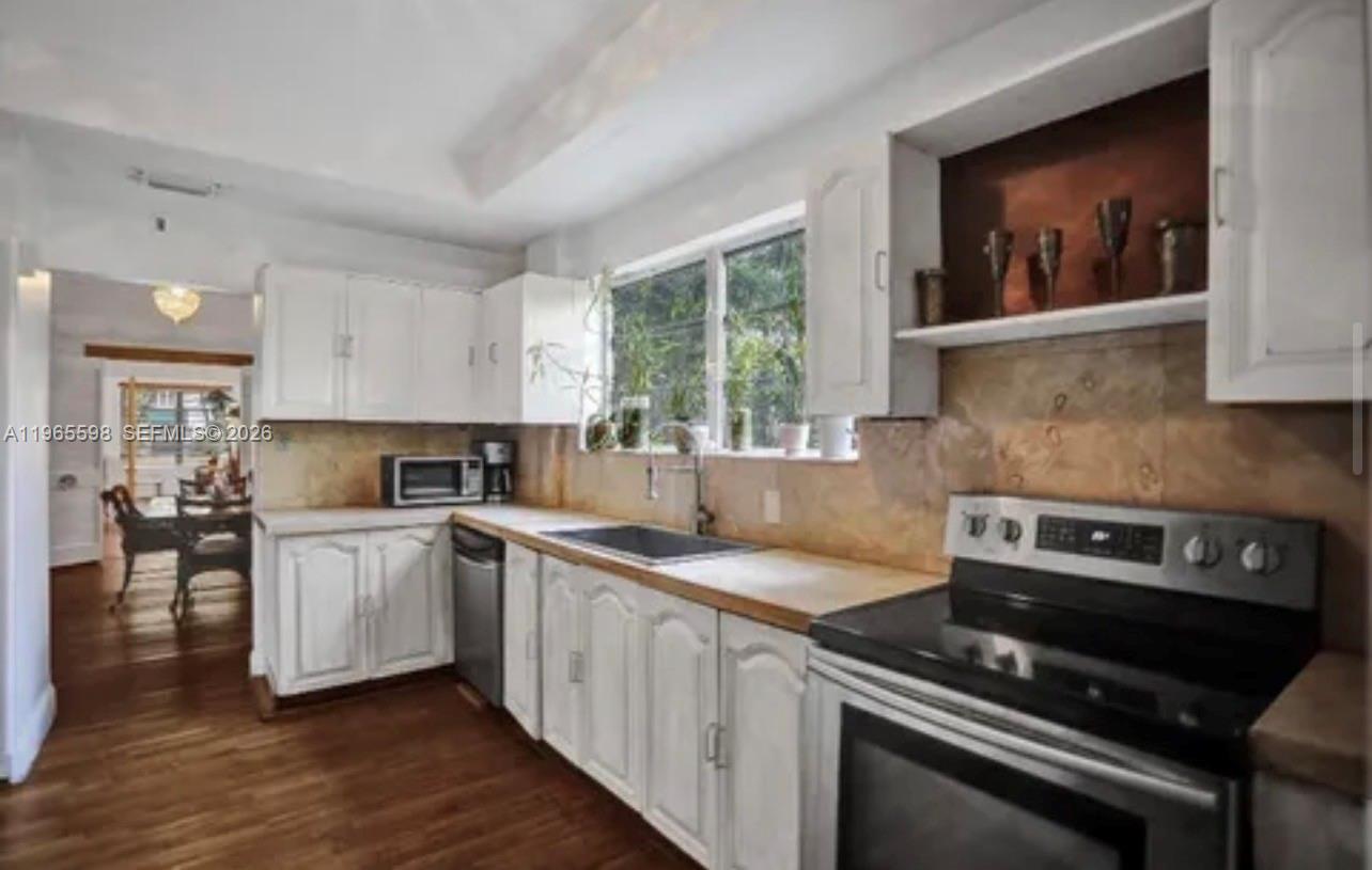 1107 Alhambra Cir Coral Gables, FL 33134