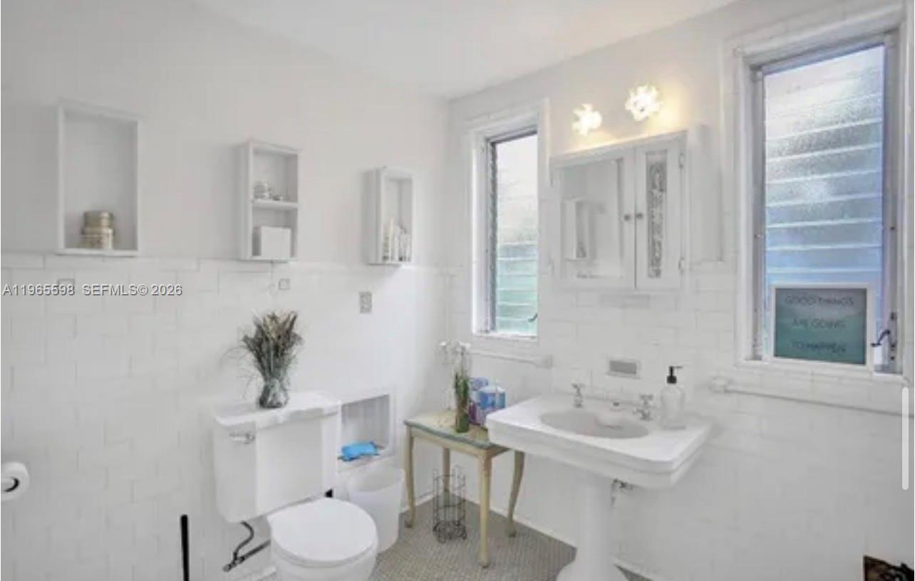 1107 Alhambra Cir Coral Gables, FL 33134