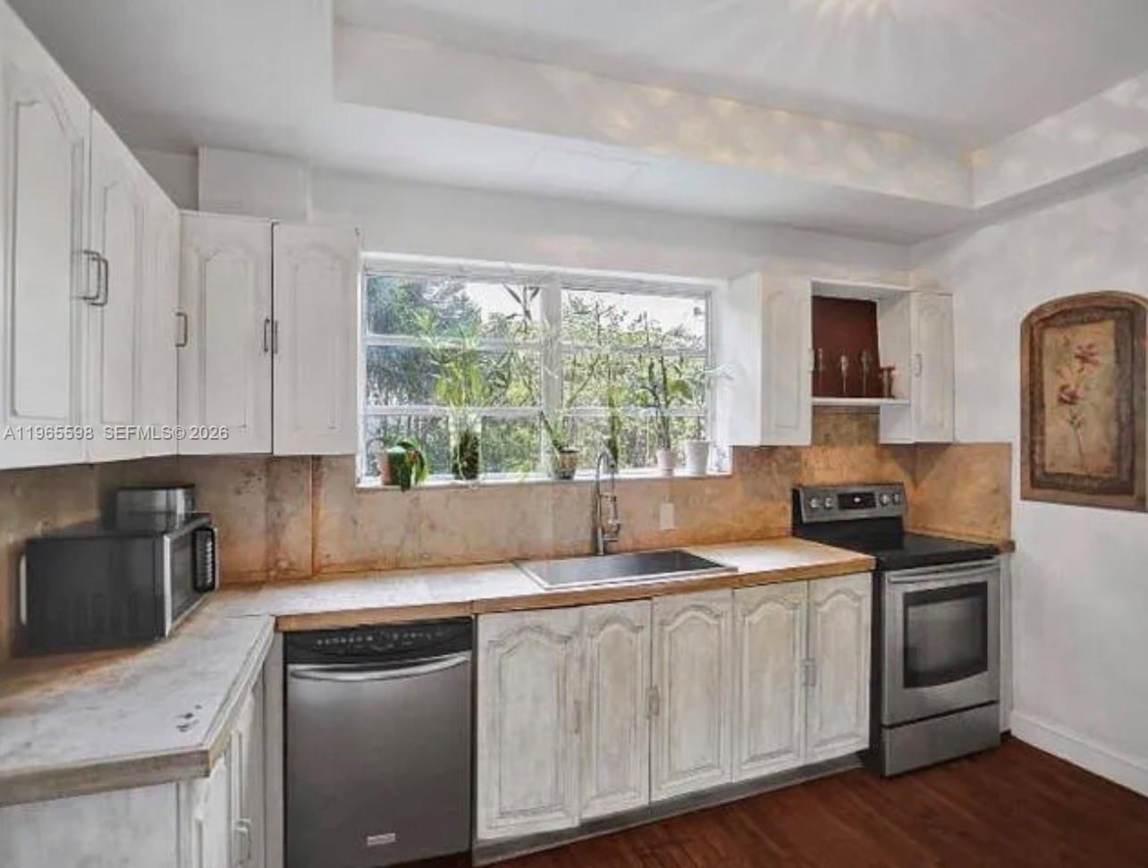 1107 Alhambra Cir Coral Gables, FL 33134