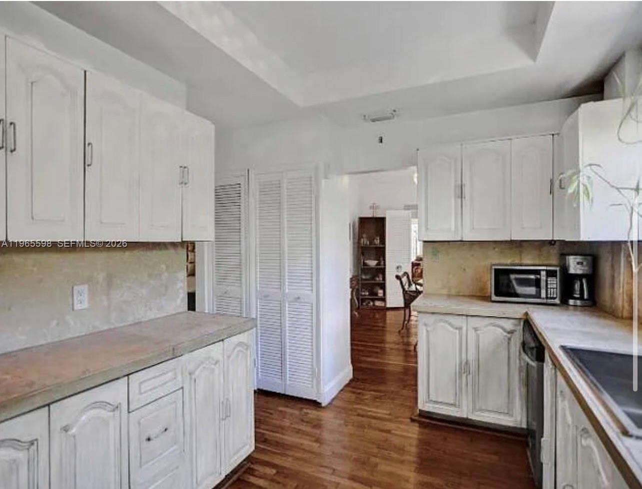 1107 Alhambra Cir Coral Gables, FL 33134