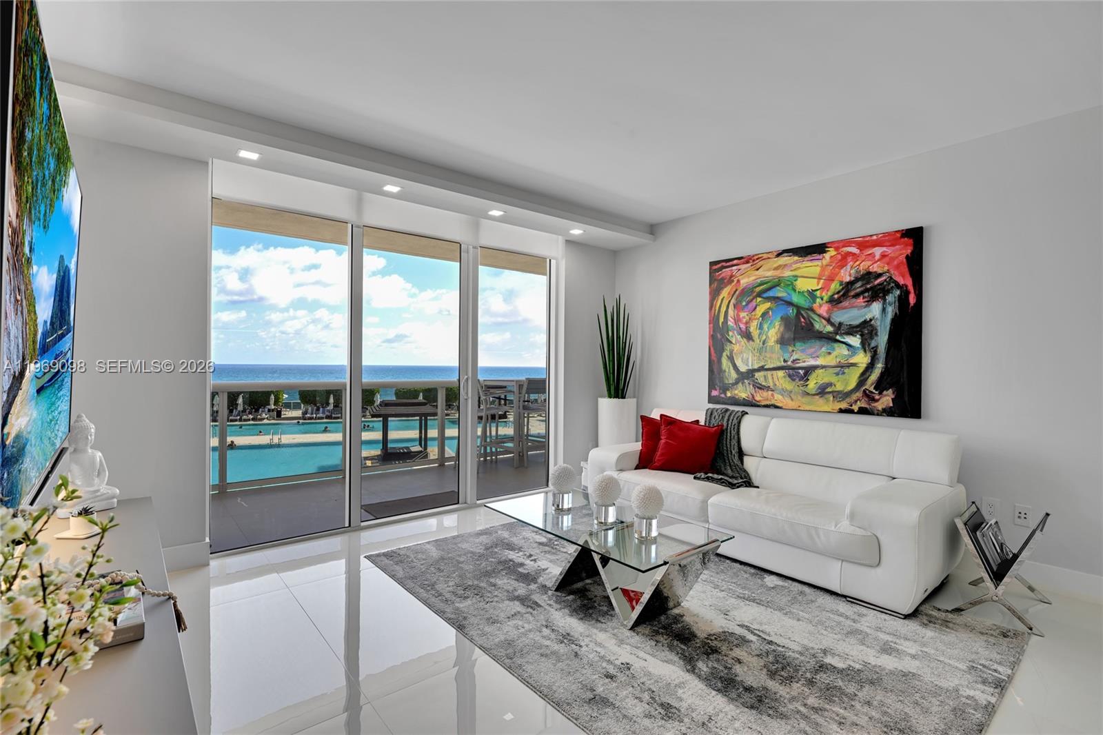 image Beach Club 317