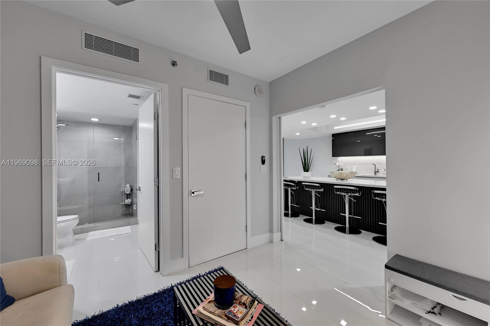 image Beach Club 330