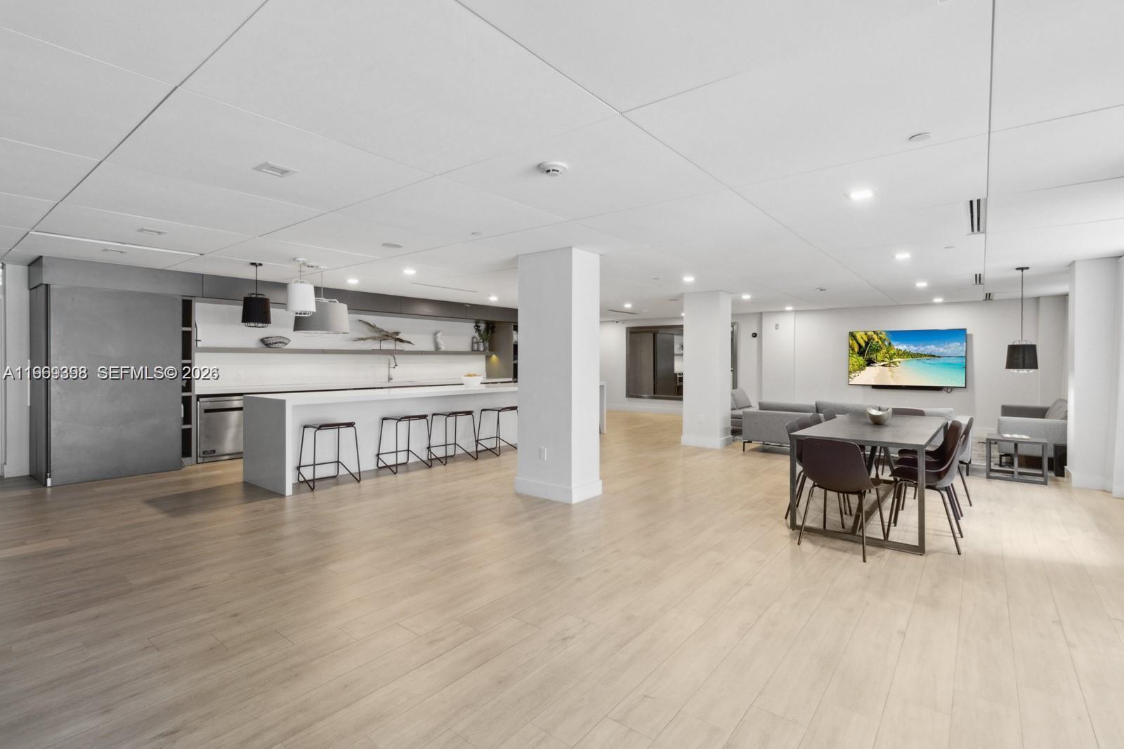 199 Ocean Ln Dr #811 Key Biscayne, FL 33149