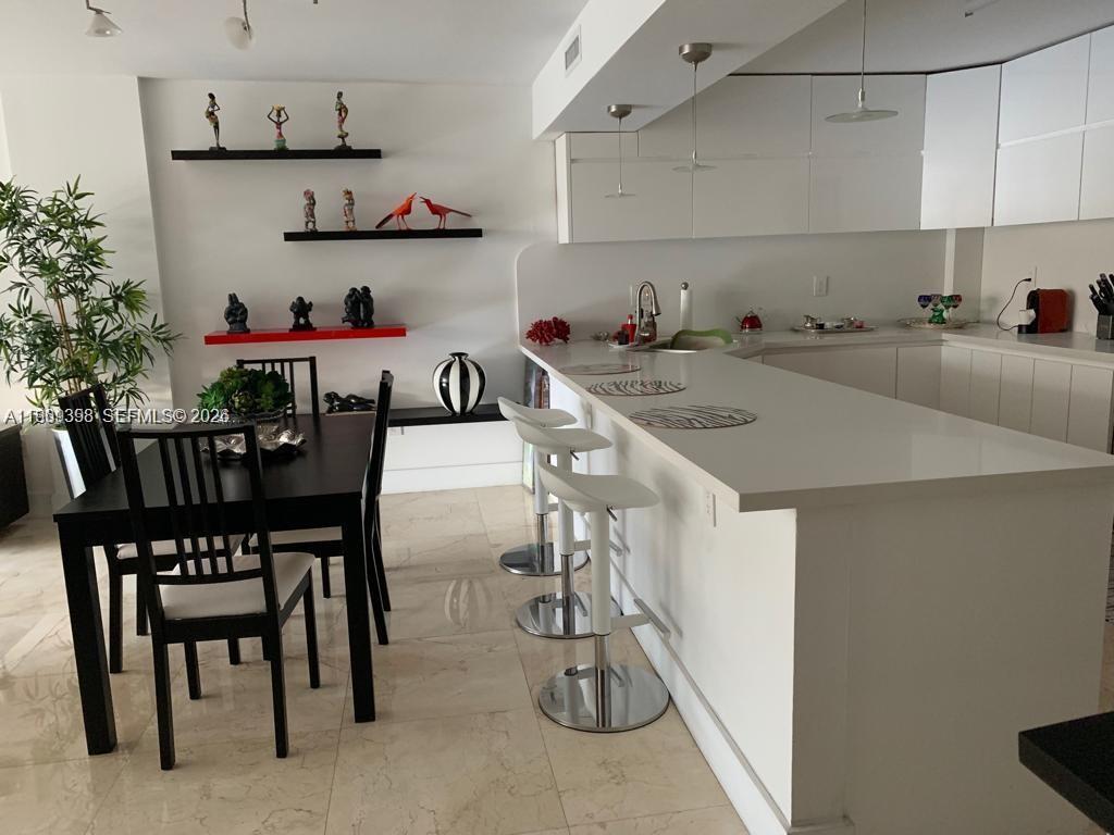 199 Ocean Ln Dr #811 Key Biscayne, FL 33149