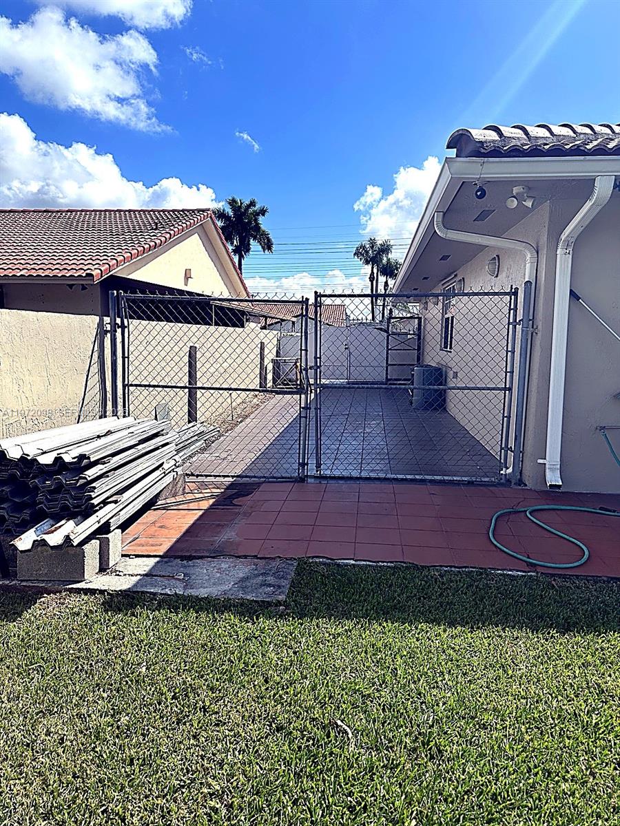 530 SW 136th Pl Miami, FL 33184