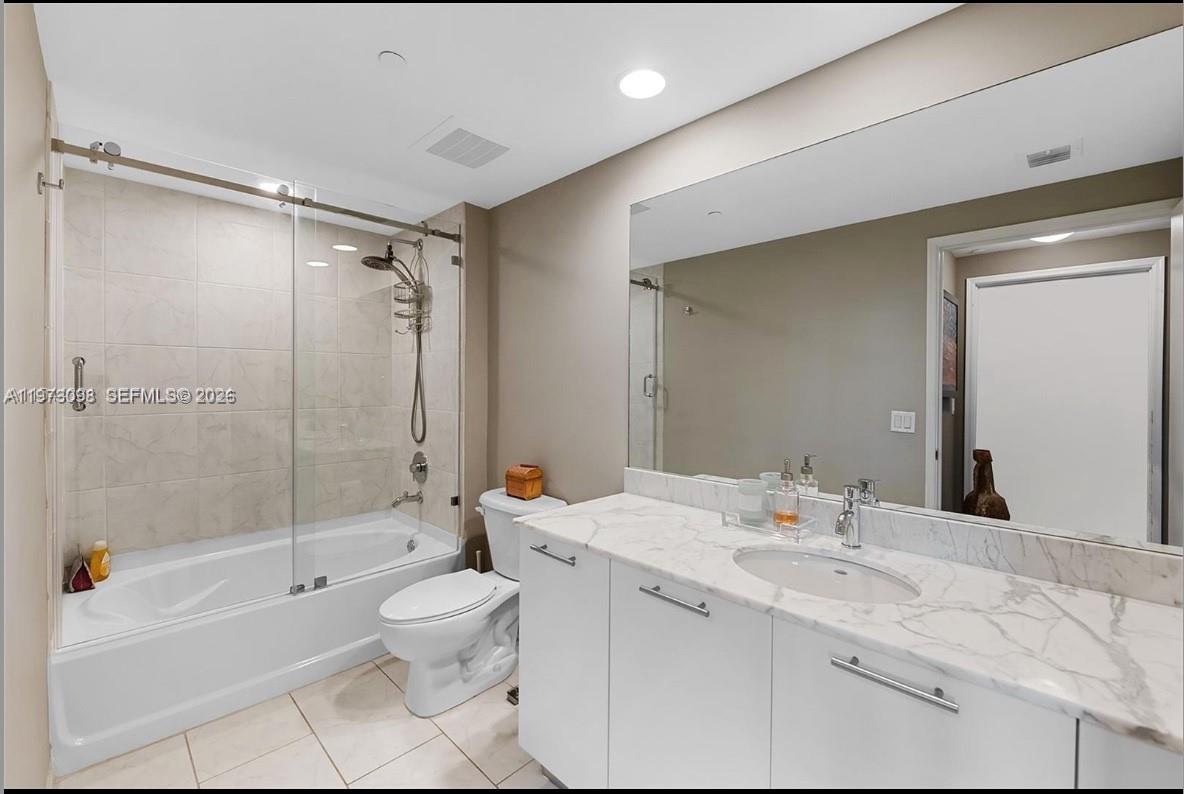 Undisclosed Address Miami, FL 33131