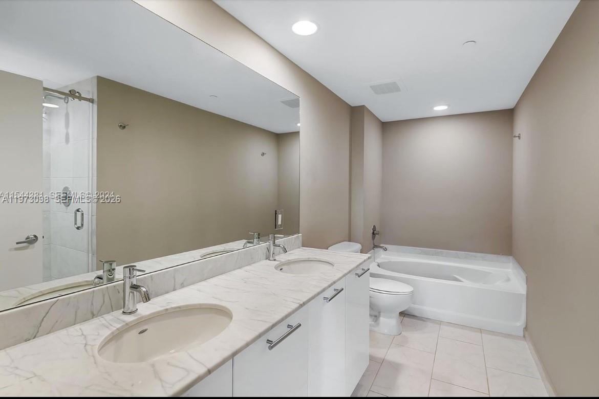 Undisclosed Address Miami, FL 33131