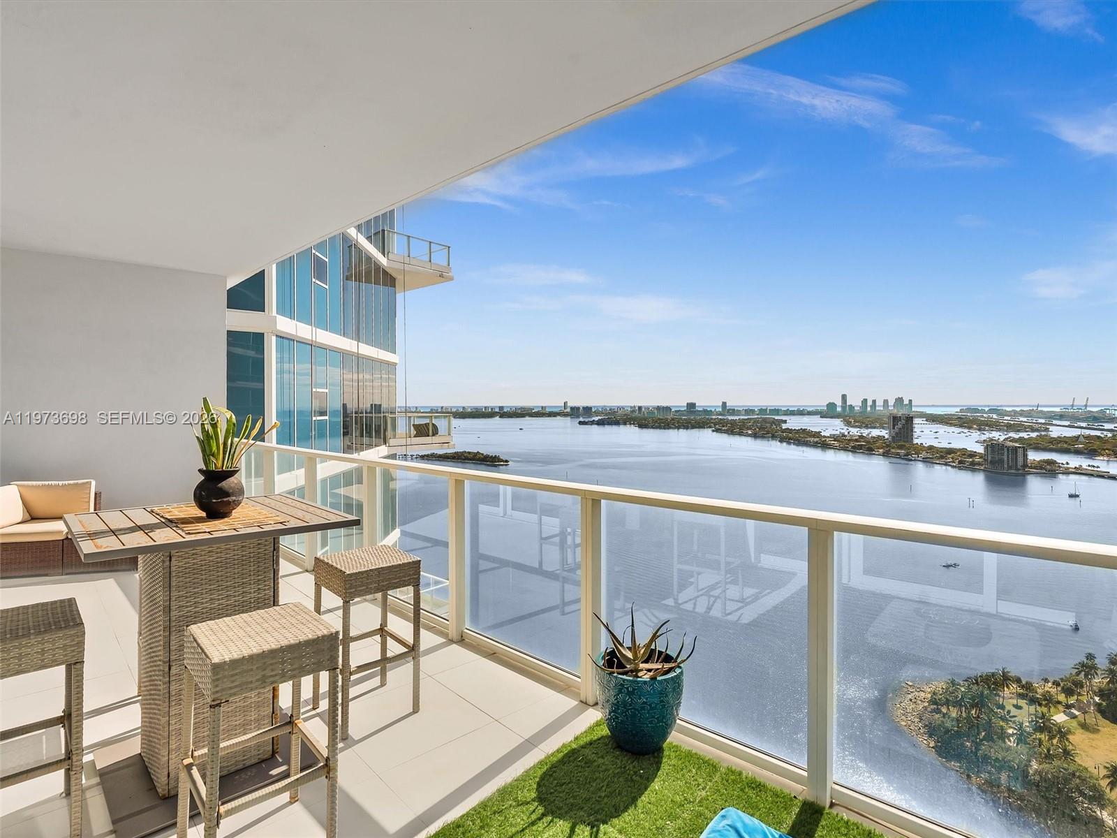 image Paramount Bay12