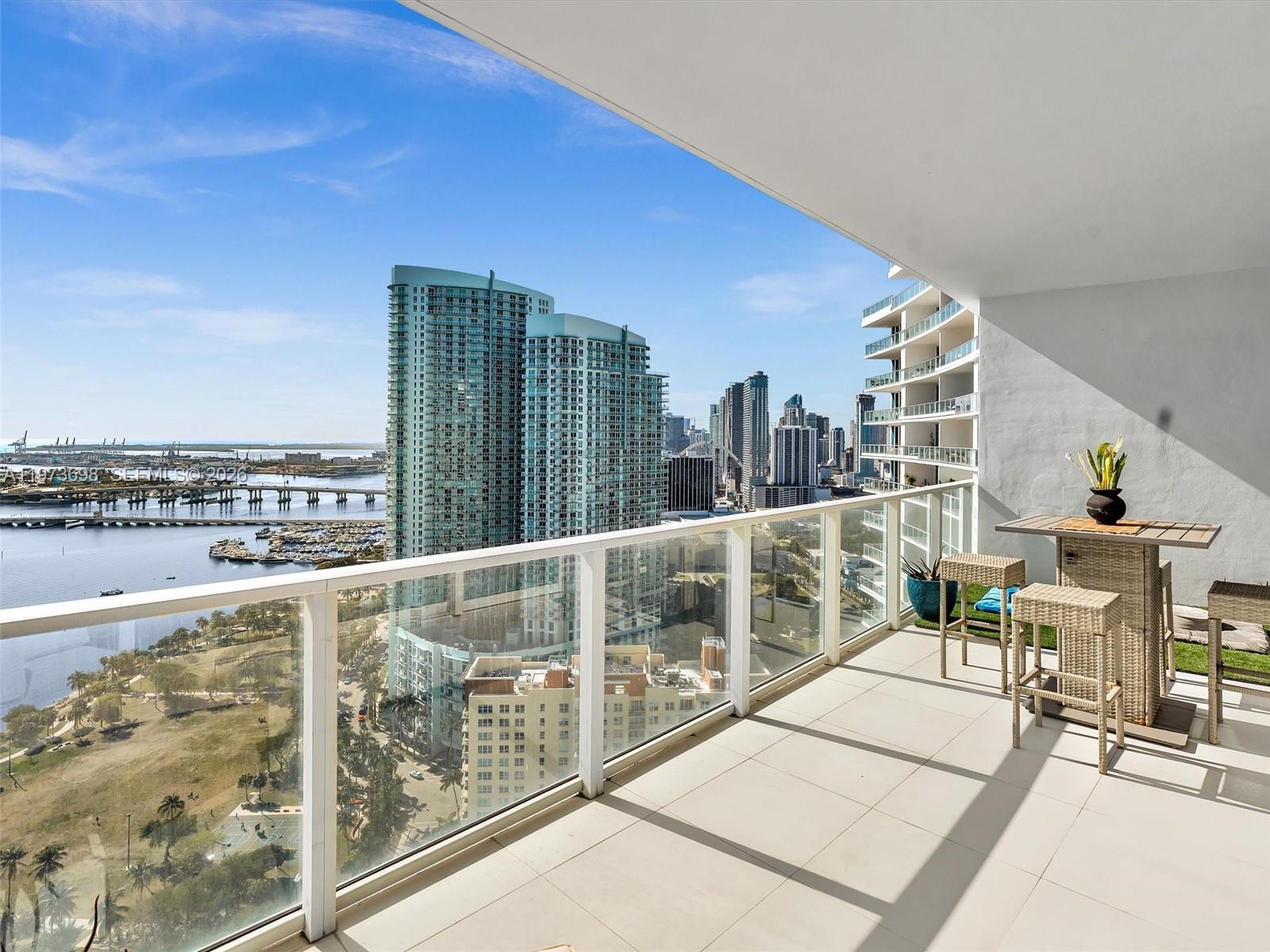 image Paramount Bay13