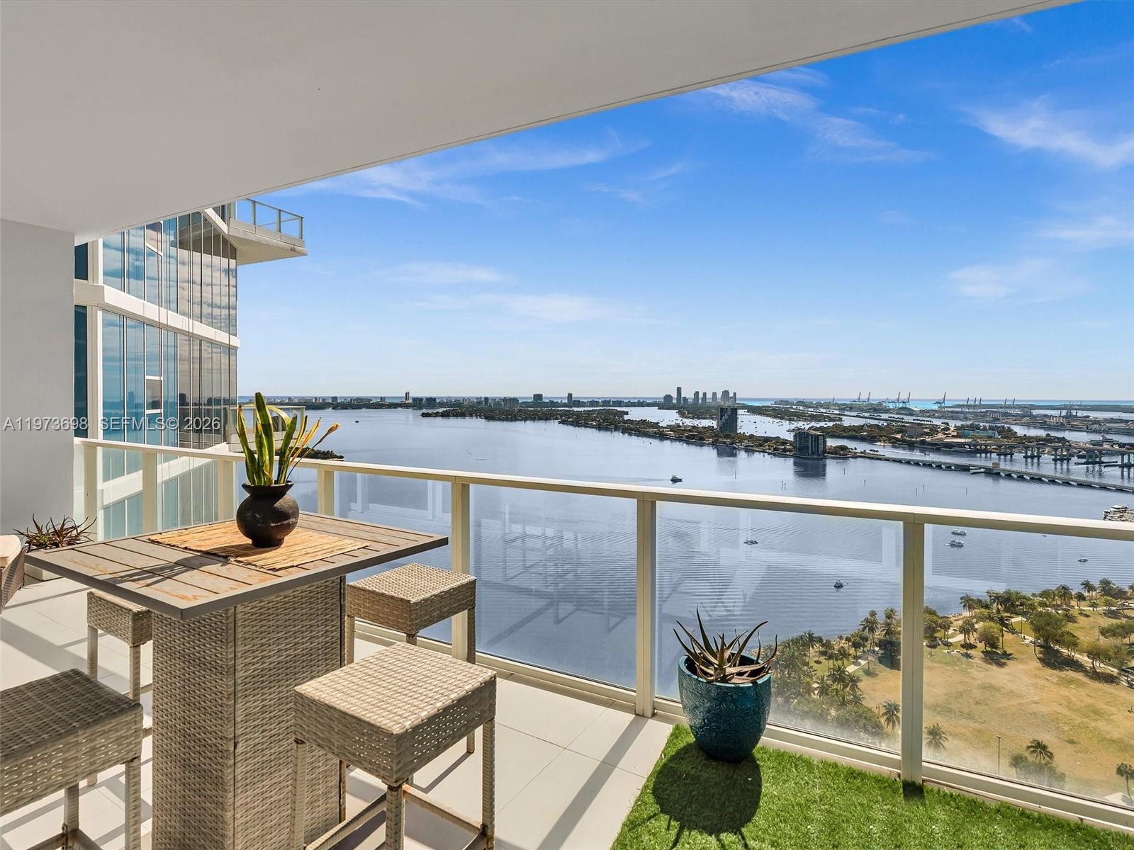 image Paramount Bay16