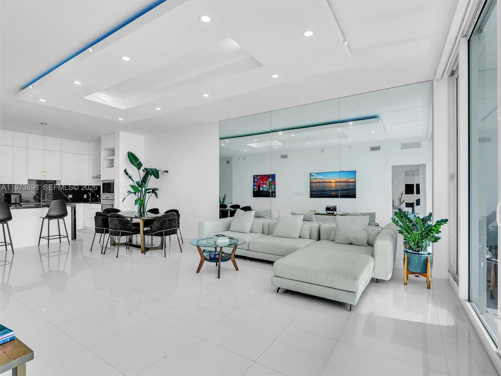 image Paramount Bay18