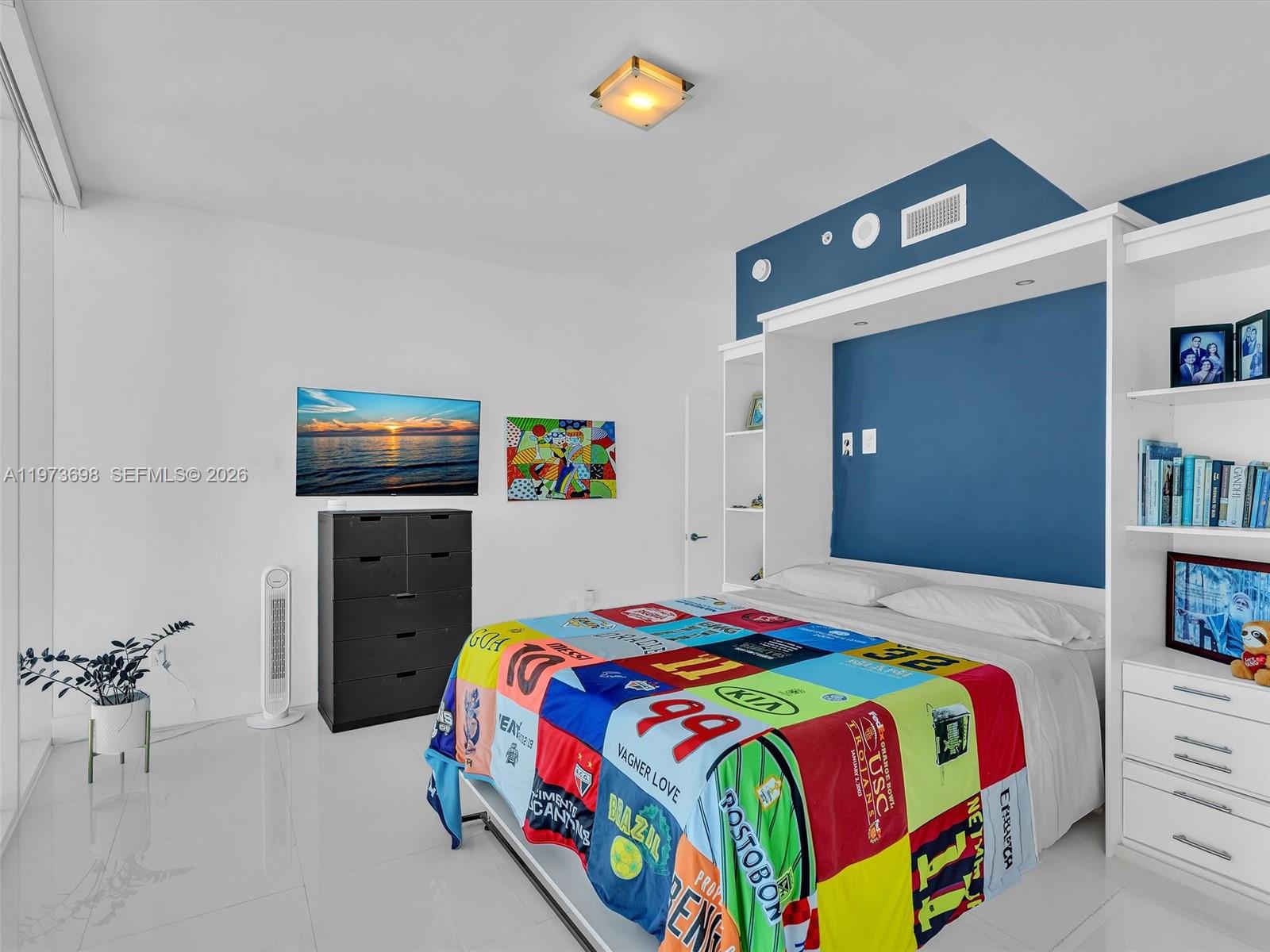 image Paramount Bay28