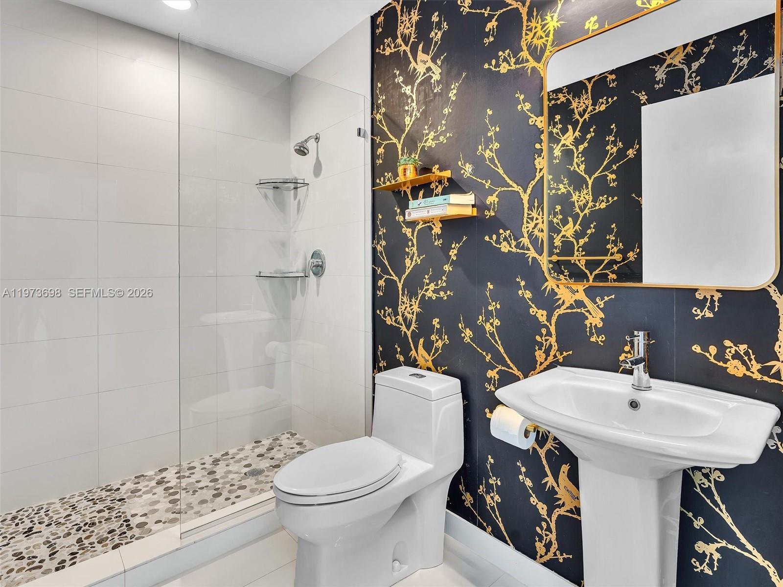 image Paramount Bay32