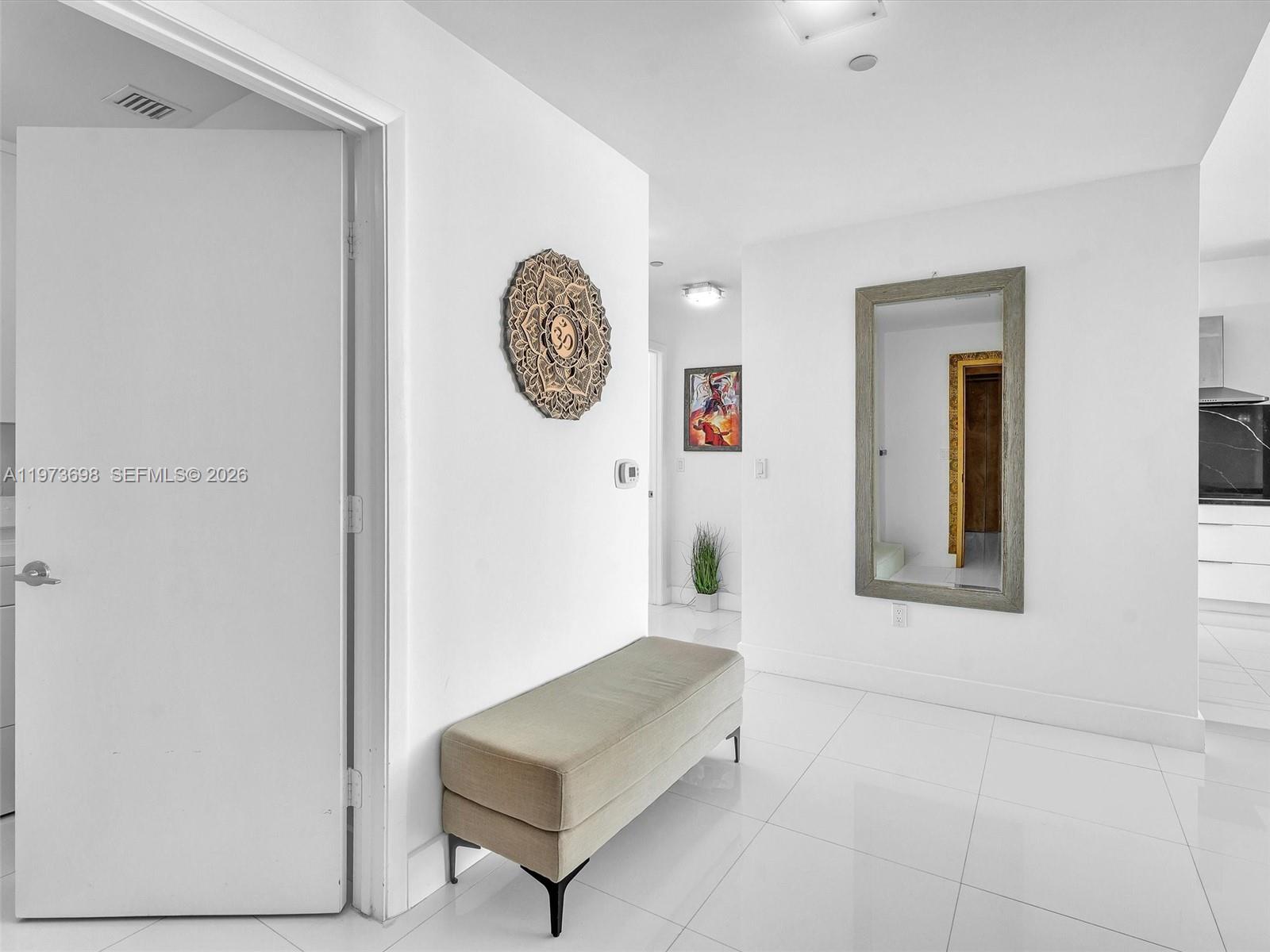 image Paramount Bay33