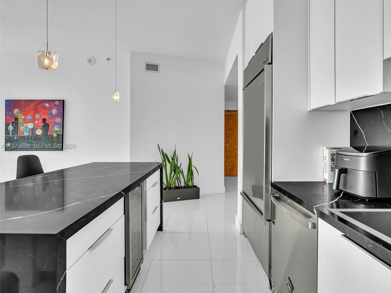 image Paramount Bay3