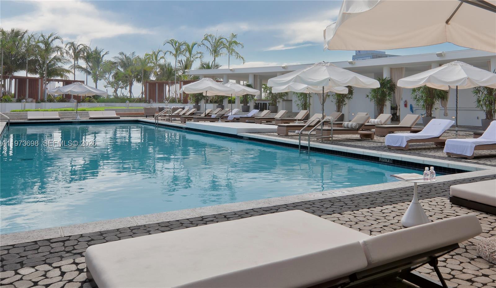 image Paramount Bay51