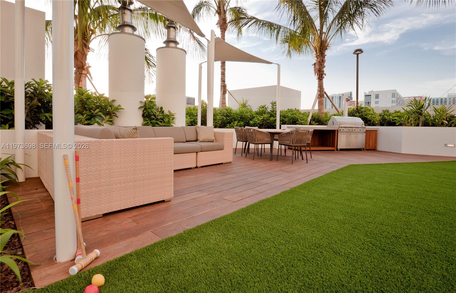 image Paramount Bay55