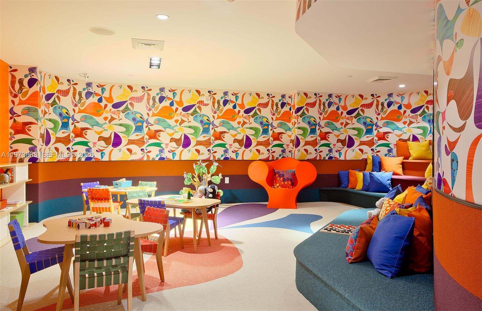 image Paramount Bay58