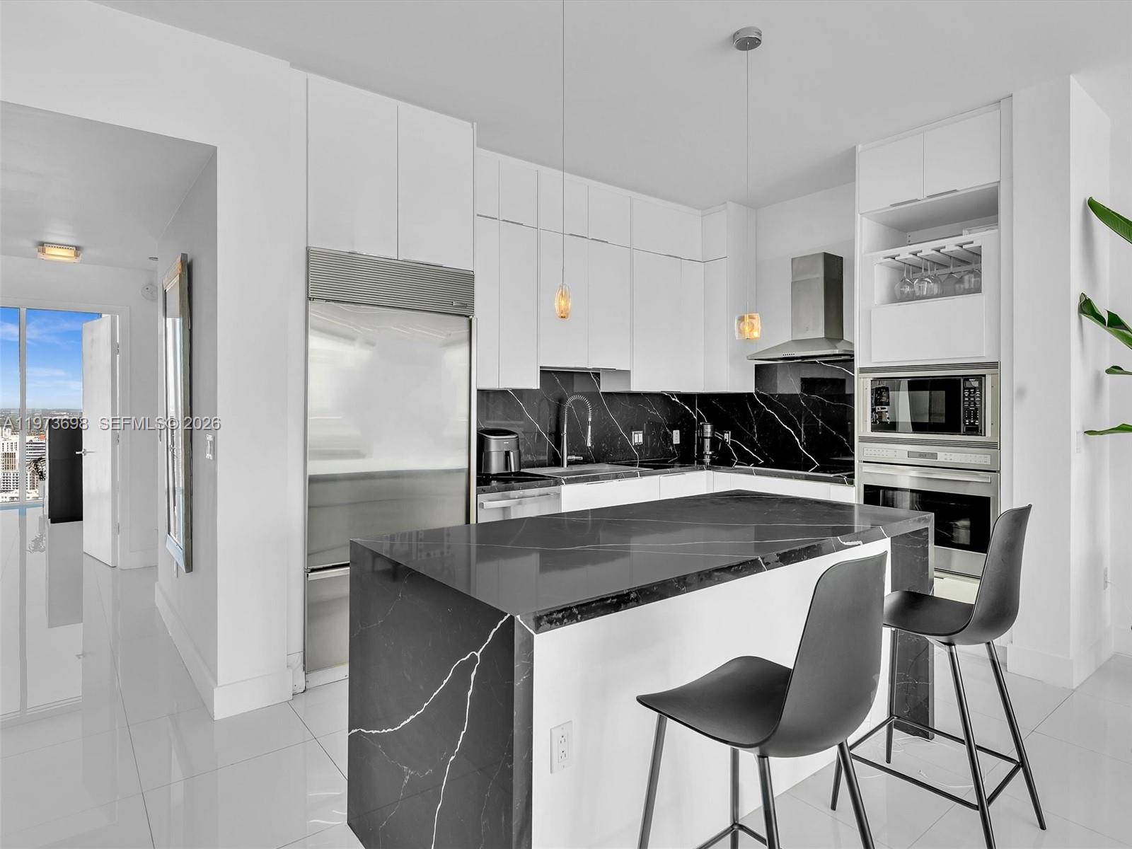 image Paramount Bay5