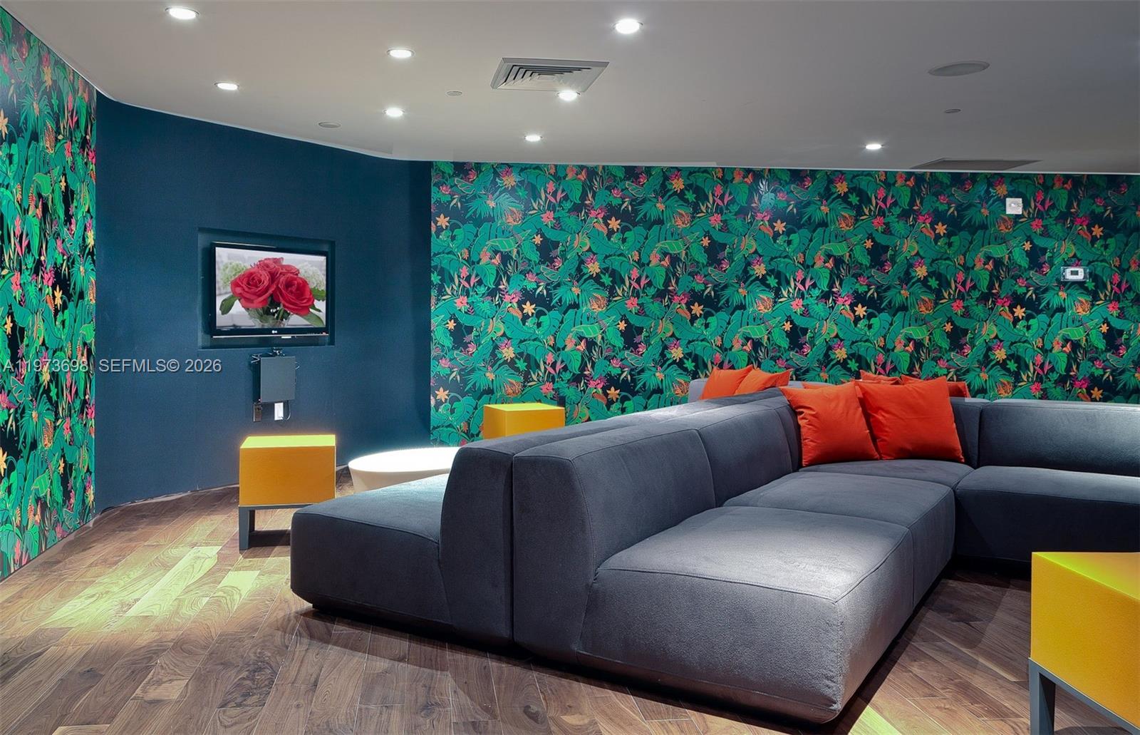 image Paramount Bay59