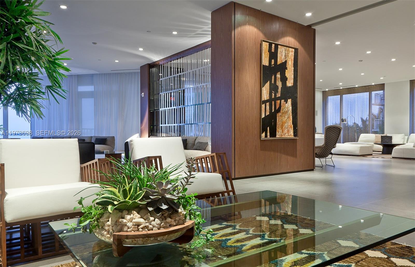 image Paramount Bay60