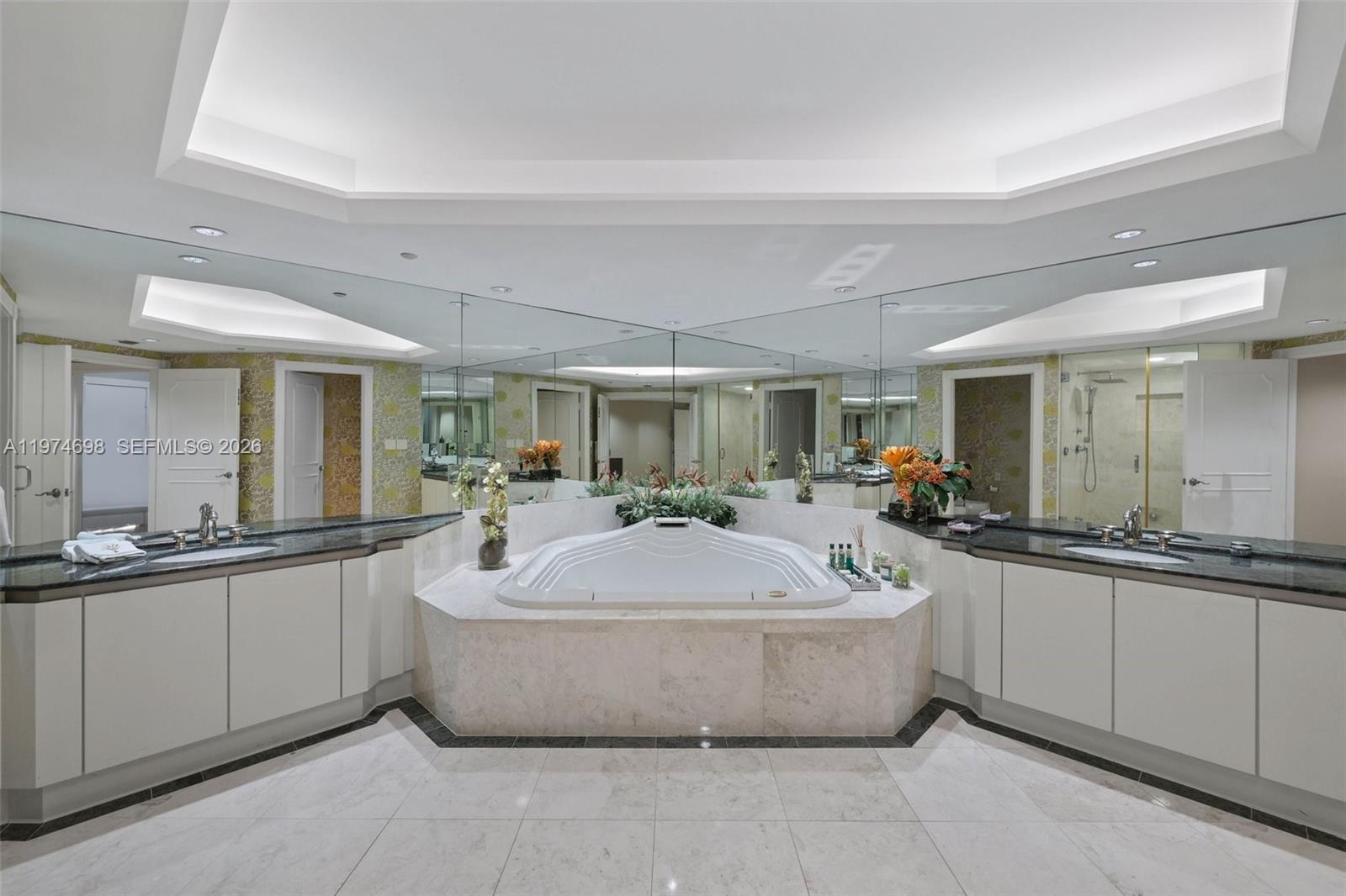 2600 Island Blvd #1006 Aventura, FL 33160